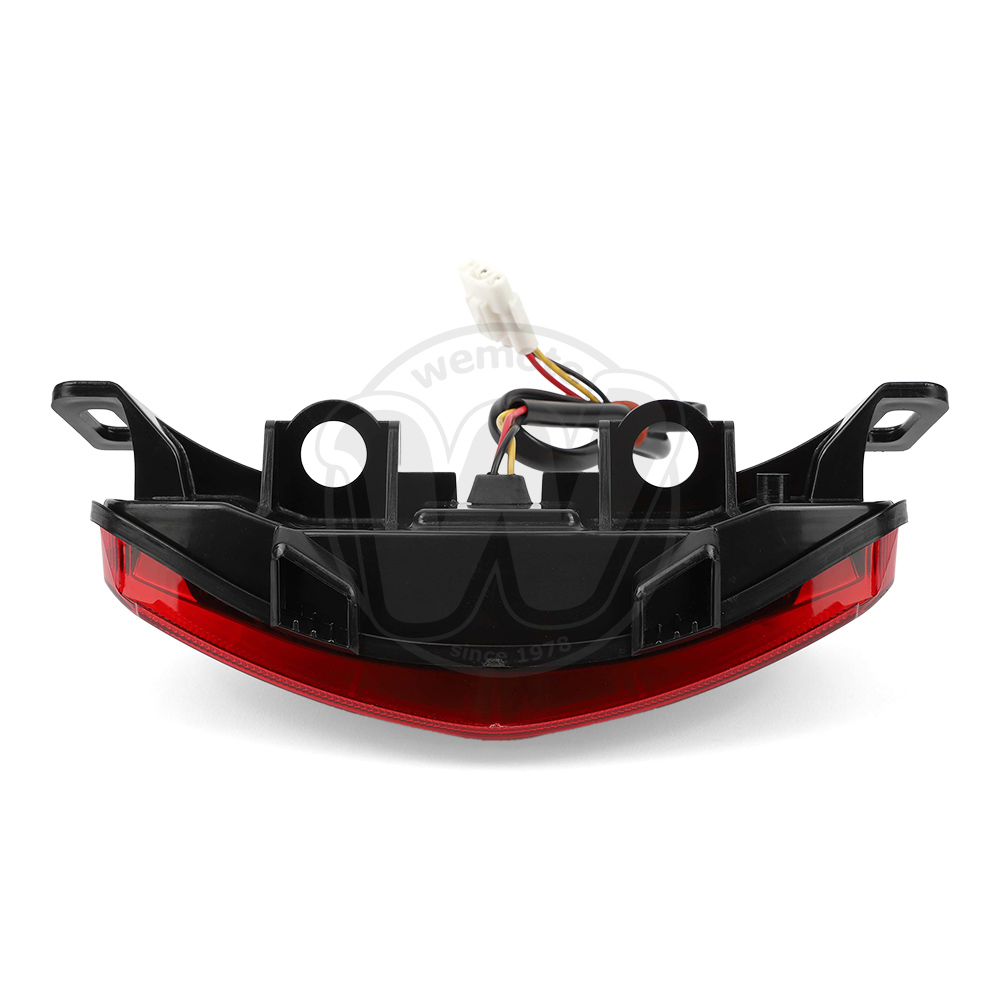 0VZ3789_ad6806 three.jpg